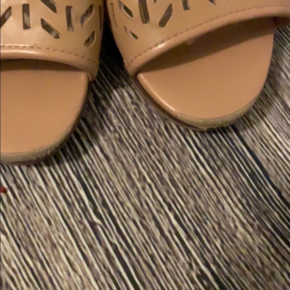 7.5 Adrienne vittadini tan/ brown heel - Picture 2 of 4